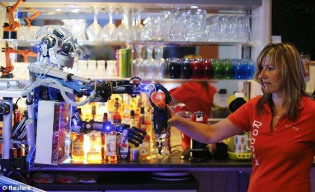 Carl si robot bartender !!!!!!!