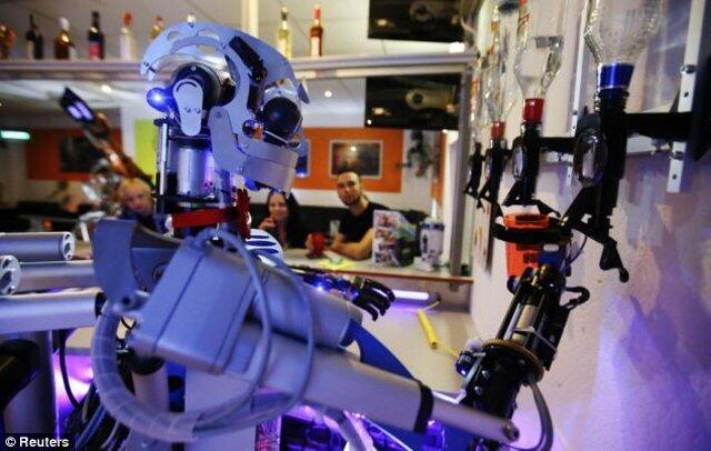Carl si robot bartender !!!!!!!