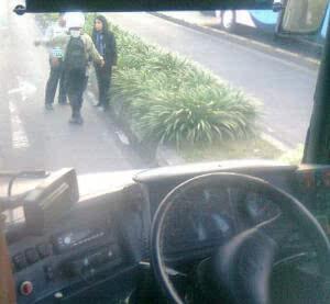 Masuk Busway di Jatipadang, Polisi Diomeli Sopir TransJ Wanita