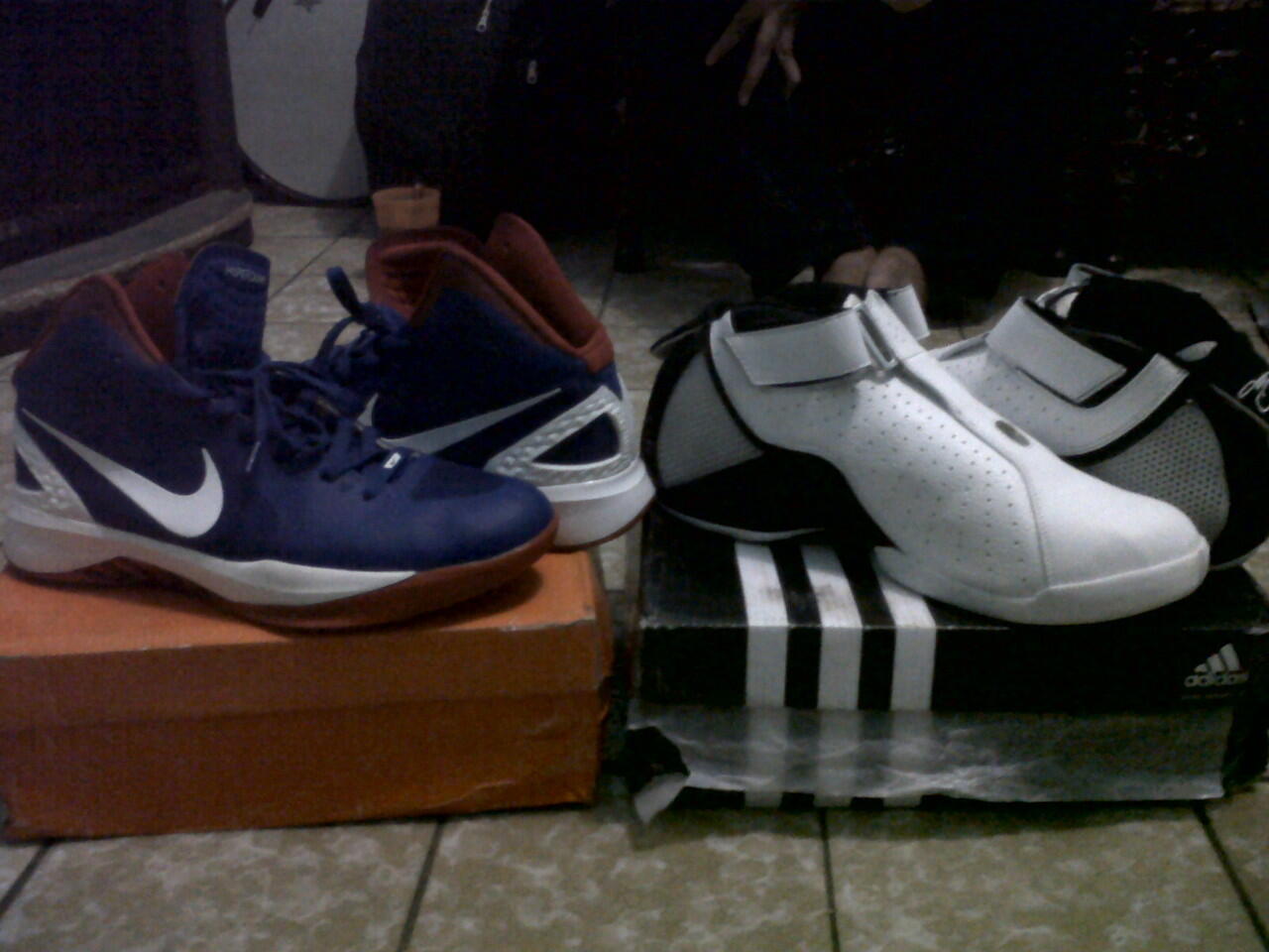 SEPATU NIKE, ADIDAS REPLIKA DAN ORI 100%