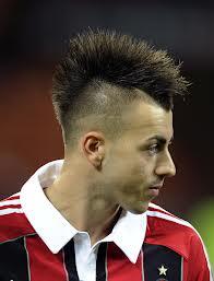Pesepakbola dengan gaya rambut teraneh ...!