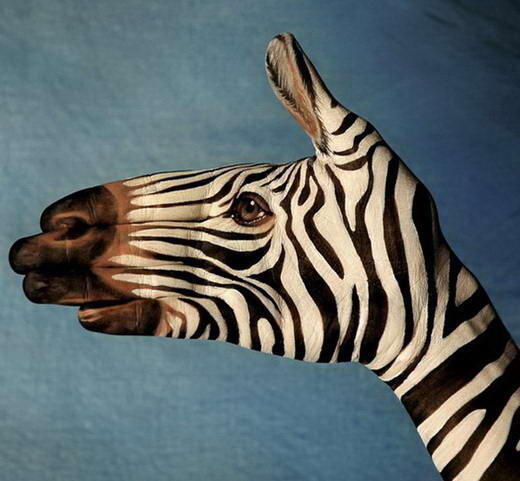 Karya Seni Dari Tangan Manusia yang MenakjubkanGuido Daniele lahir di Soverato (Itali