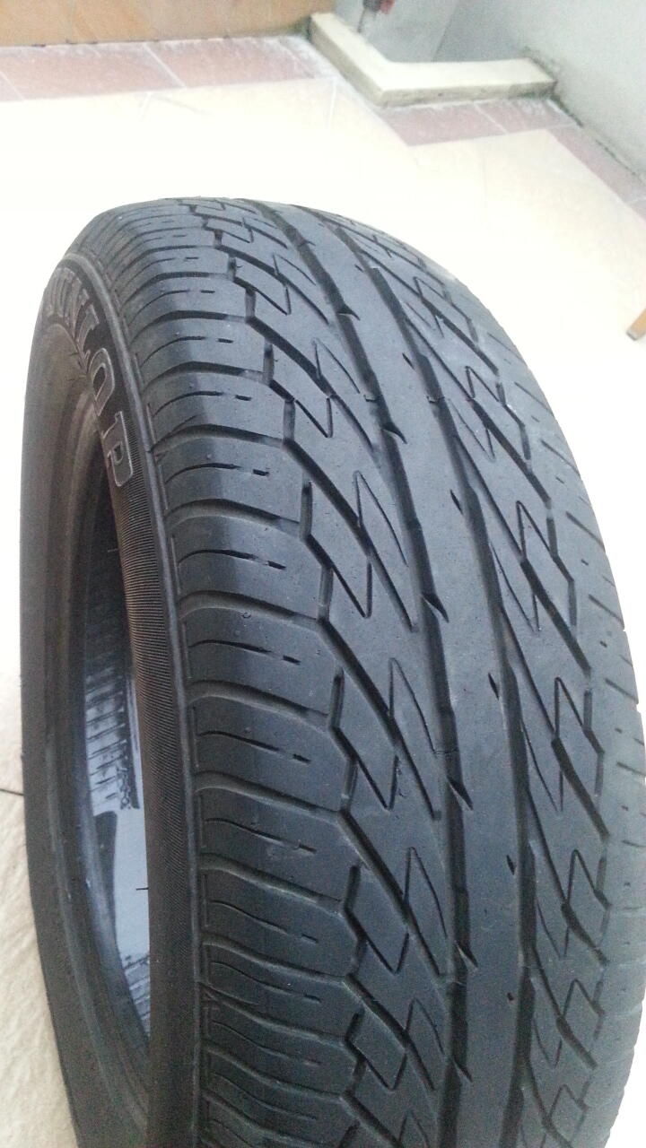 Jual Murah Ban Dunlop SP Sport 300, kondisi masih bagus 80% ( 4 pcs )
