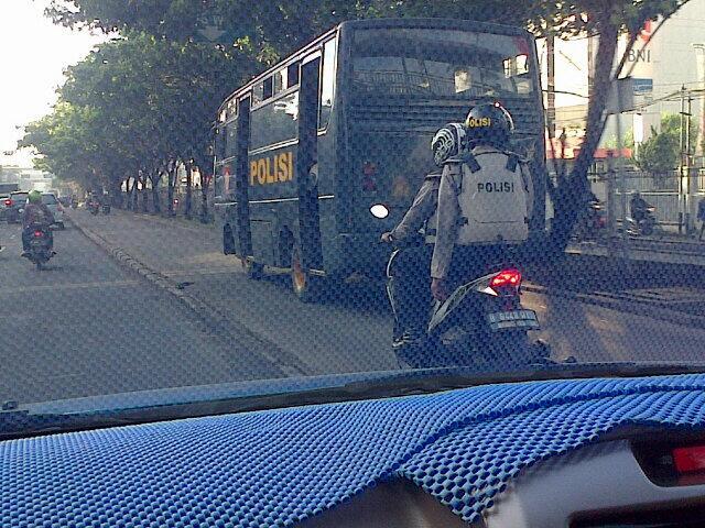 Berikut kendaraan pejabat yang memasuki Jalur Transjakarta