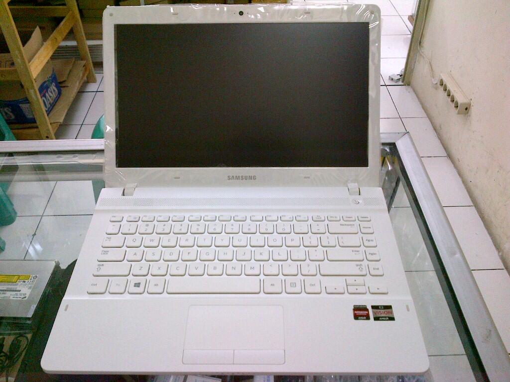 Laptop Game Samsung NP275 AMD E2 2000 1,75 Ghz 4GB 500GB ATI HD7340 2GB