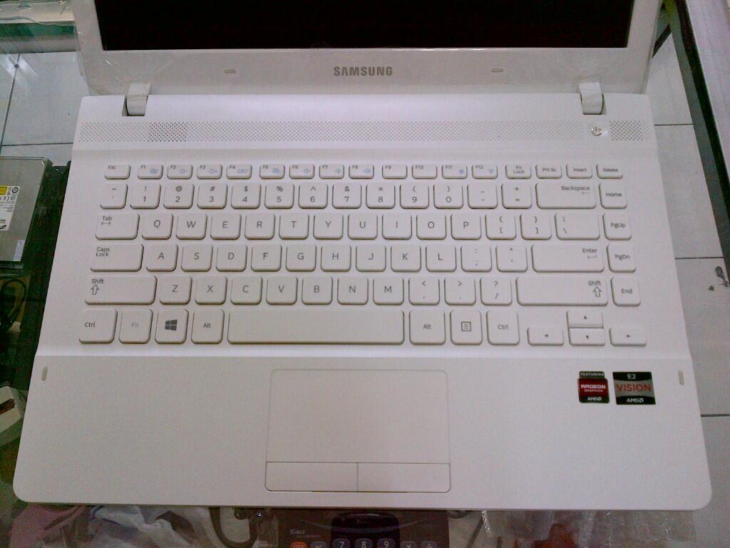 Laptop Game Samsung NP275 AMD E2 2000 1,75 Ghz 4GB 500GB ATI HD7340 2GB