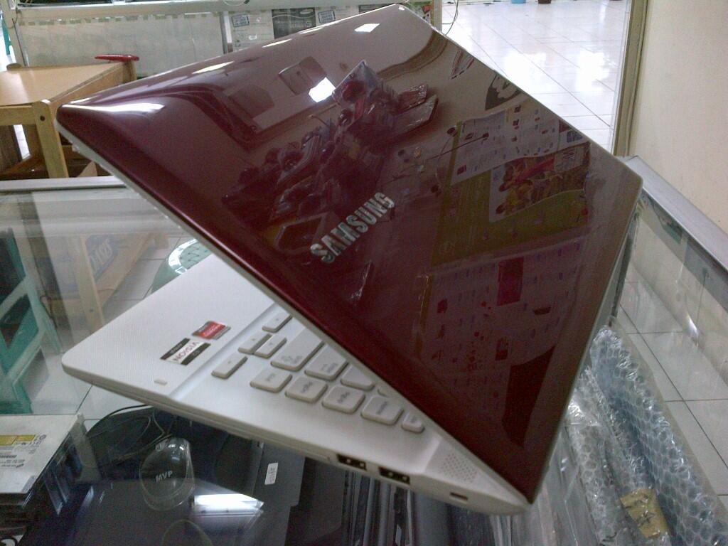 Laptop Game Samsung NP275 AMD E2 2000 1,75 Ghz 4GB 500GB ATI HD7340 2GB