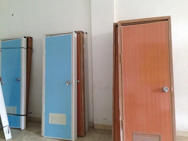 Terjual Pintu  kamar  mandi  KASKUS