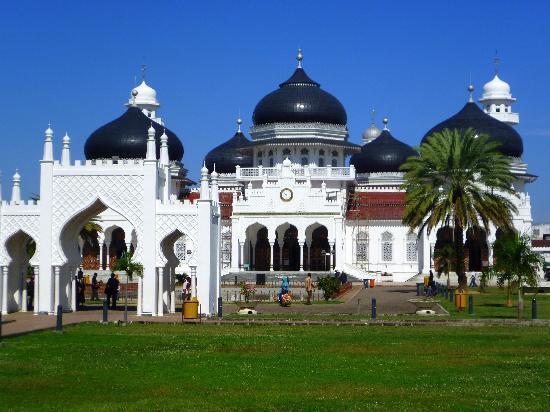 Masjid Raya Baiturrahman,Keindahan Masjid di Nusantara berawal dari sini