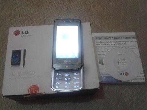 LG GD900 Crystal (hp transparan) = 1 aj mau?