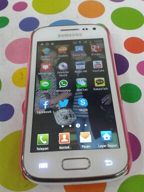 Samsung Galaxy Ace 2 I8160 white Baru 1 bulan pakai = 1.8 jt aj mau gan ?