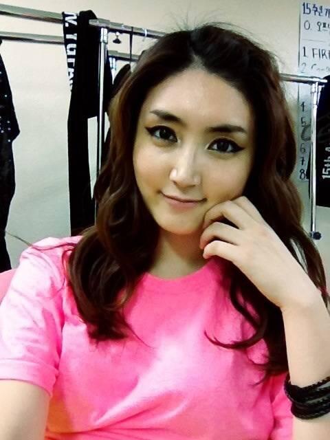 CrazyGirls YG Dancers Vs Cherrybelle