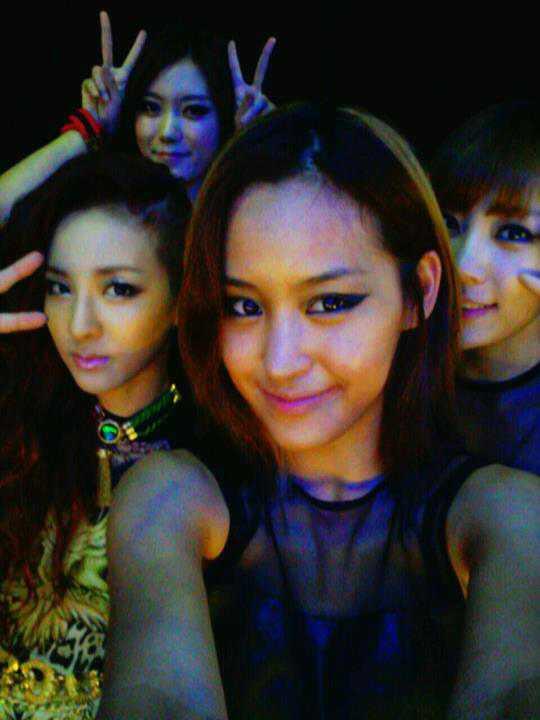CrazyGirls YG Dancers Vs Cherrybelle