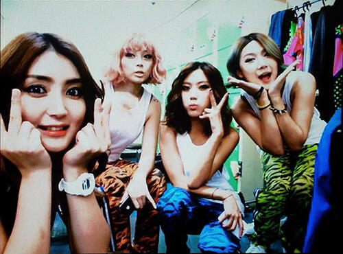 CrazyGirls YG Dancers Vs Cherrybelle