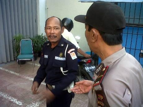 ATM Tak Kunjung Keluarkan Uang, Pria Bermobil Nyaris Tikam Satpam
