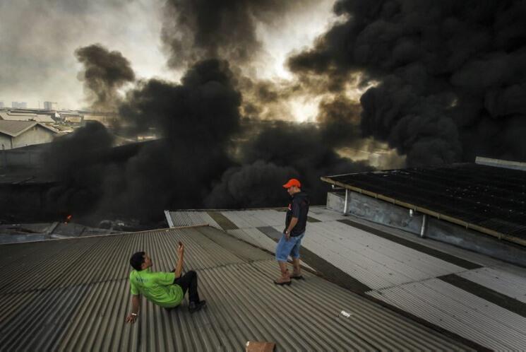 24 Foto-foto Terbaik Jurnalistik Indonesia 