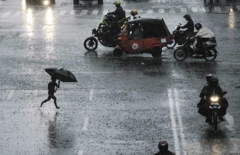 24 Foto-foto Terbaik Jurnalistik Indonesia 