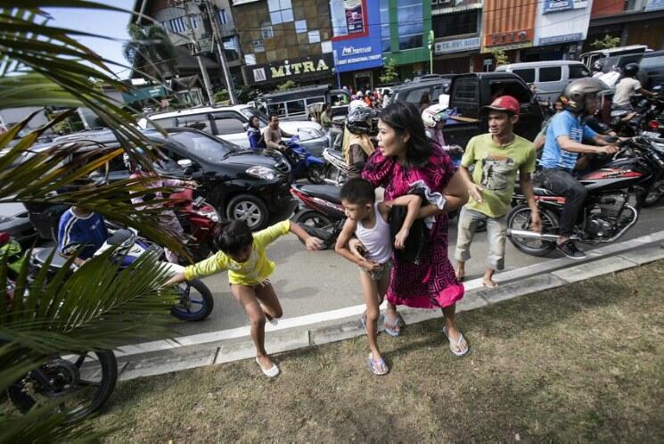 24 Foto-foto Terbaik Jurnalistik Indonesia 