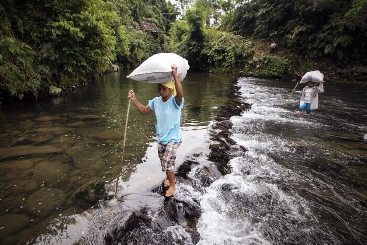 24 Foto-foto Terbaik Jurnalistik Indonesia 