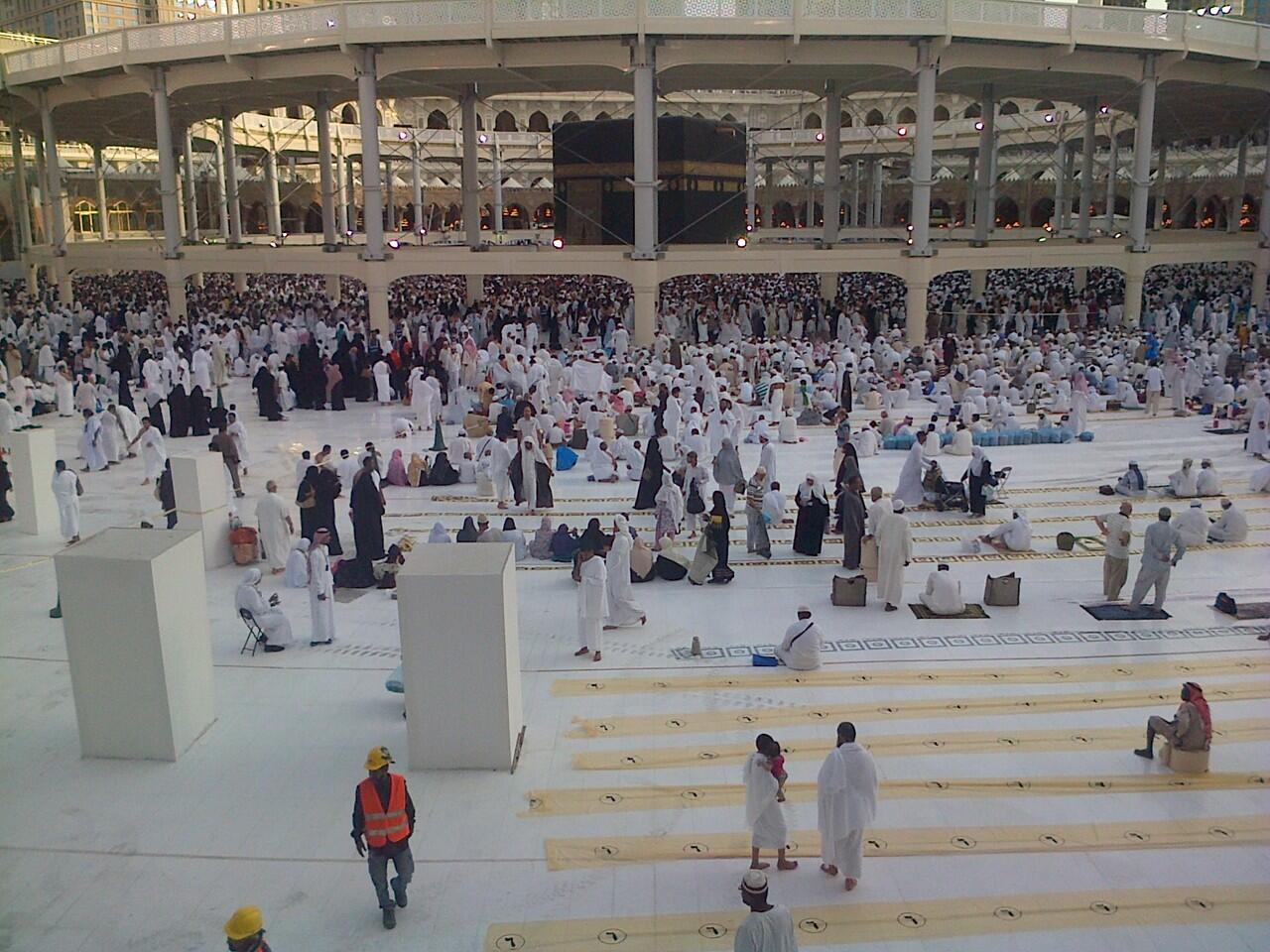ngabuburit di Masjid Al-harom makkah..
