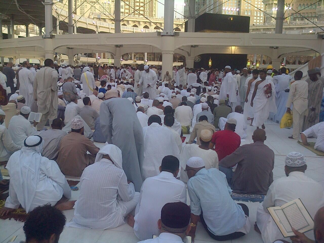 ngabuburit di Masjid Al-harom makkah..
