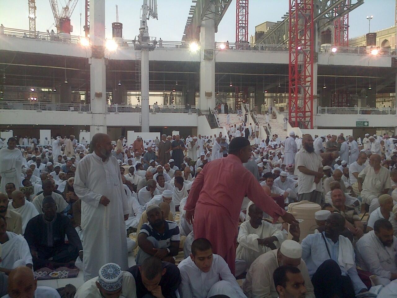 ngabuburit di Masjid Al-harom makkah..