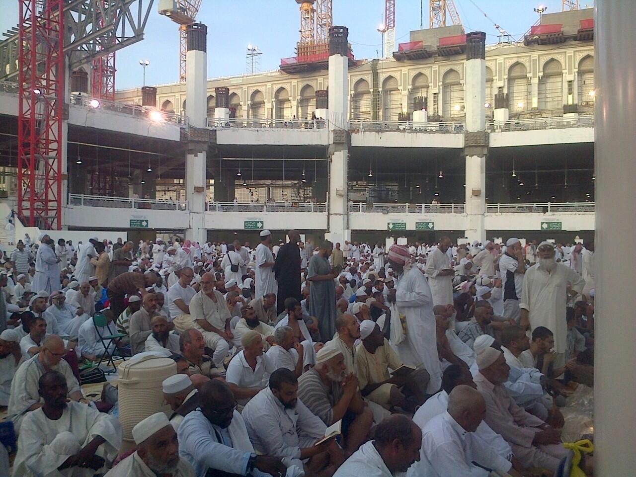 ngabuburit di Masjid Al-harom makkah..