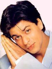 SETELAH BERMUSUHAN, SALMANKHAN DAN SHAH RUKH KHAN AKHIRNYA BERPELUKAN
