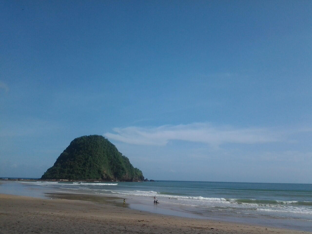 Indahnya Pulau Merah