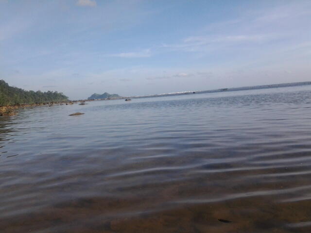 Indahnya Pulau Merah