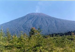 Gunung-Gunung di Jawa yang Menyimpan Misteri  KASKUS