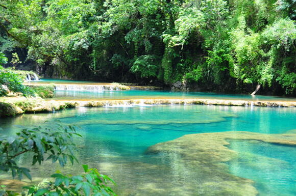 8 Kolam Berteras Alami Yang Indah