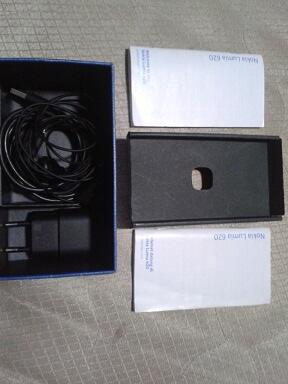 Nokia Lumia 620 Mulus + Lengkap + Garansi = 1.700.000 Mau gan ?
