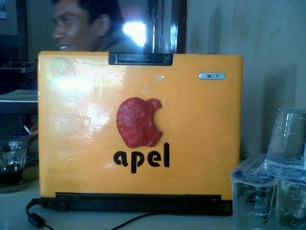 Laptop Apple terbaru gan,,ngakak