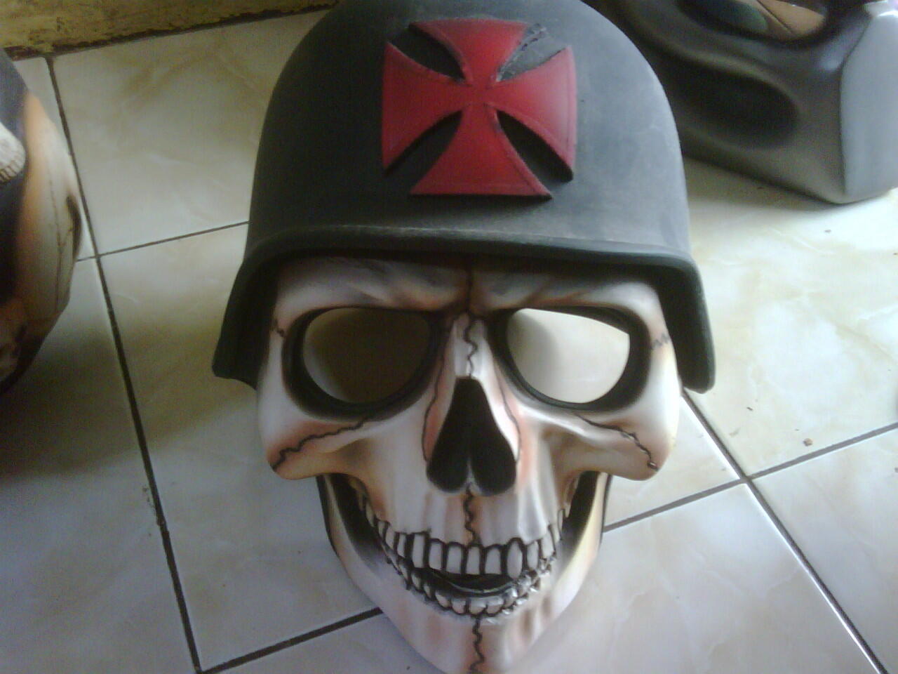 Dijual Helm-Helm Full Face Skull Tengkorak ! Hand Made ! Antik dan Unik ! Ada foto