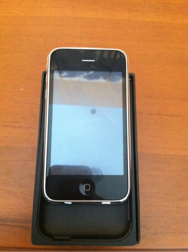 Jual iphone 3GS 32Gb WHite ! 100% MULUSSS !SALE ! TRIM TT