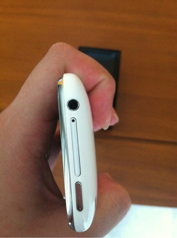Jual iphone 3GS 32Gb WHite ! 100% MULUSSS !SALE ! TRIM TT