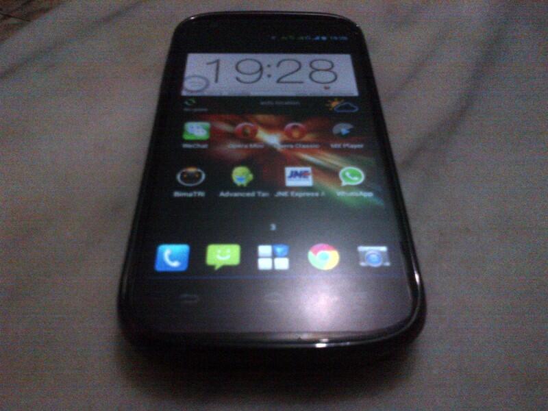 WTS Smartfren Andromax V Hitam Mulus Garansi Panjang...Solo