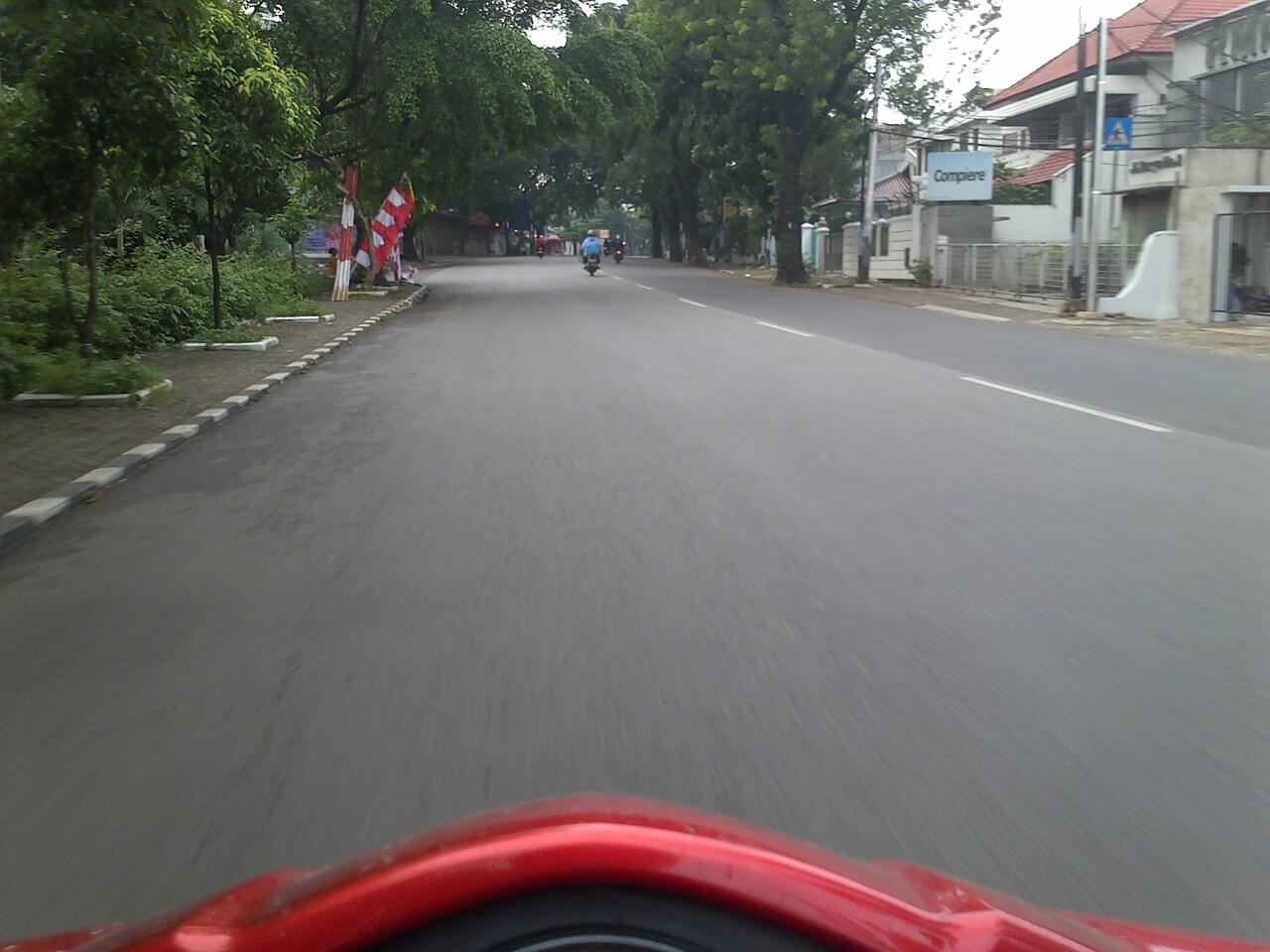 Apa perasaan agan kalo berangkat Kerja,sekolah/kuliuah jalanan kaya gini di jakarta?