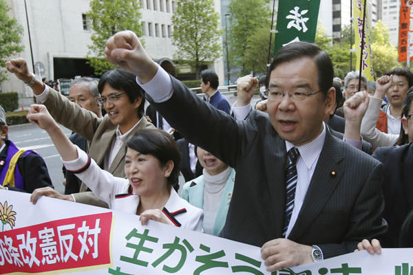 ( F E N O M E N A ) KAUM REMAJA JEPANG LEBIH TERTARIK DENGAN POLITIK SAYAP KIRI 