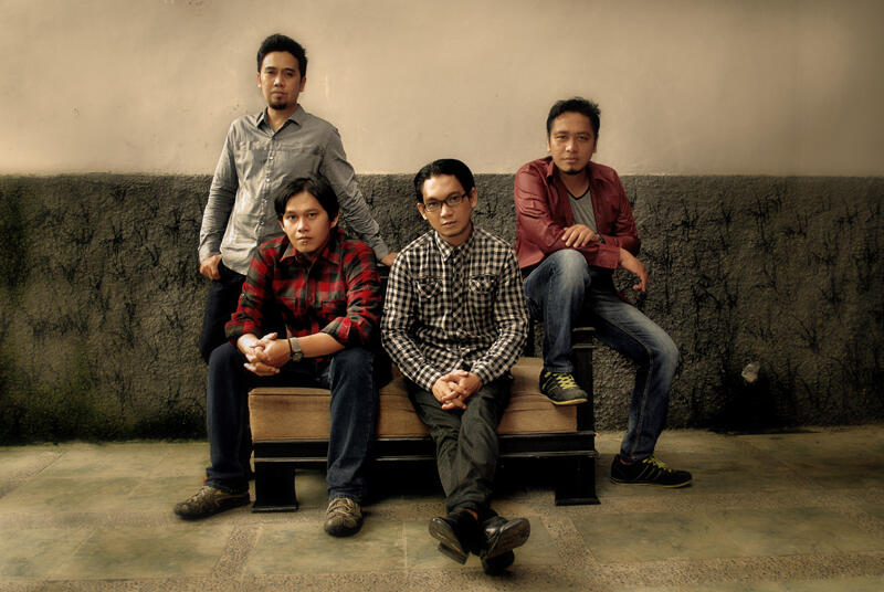 PEERKANALKAN KAMI, ARJUNA BAND