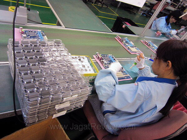 Proses Pembuatan Motherboard 