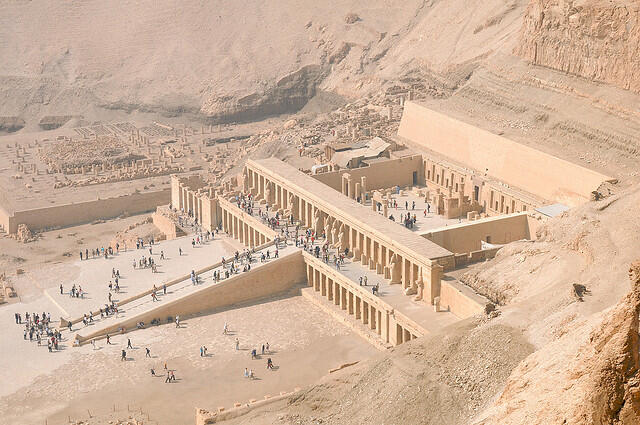 10 Kuil Mesir Kuno Paling Indah di Dunia