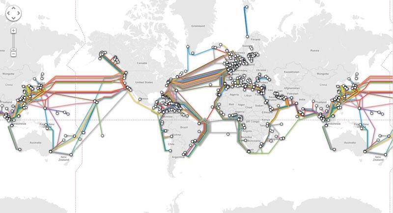 Agan Tau Jaringan Internet Dunia Terhubung Dengan Apa?? KABEL LAUT atau SATELIT Gan??