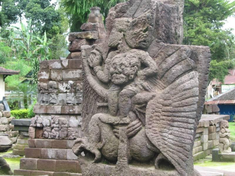 Fakta Unik Menarik Candi Sukuh, Candi Kesuburan dan Seni Bercinta... :D :D :D