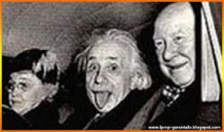 Mengapa Einstein Menjulurkan Lidah?