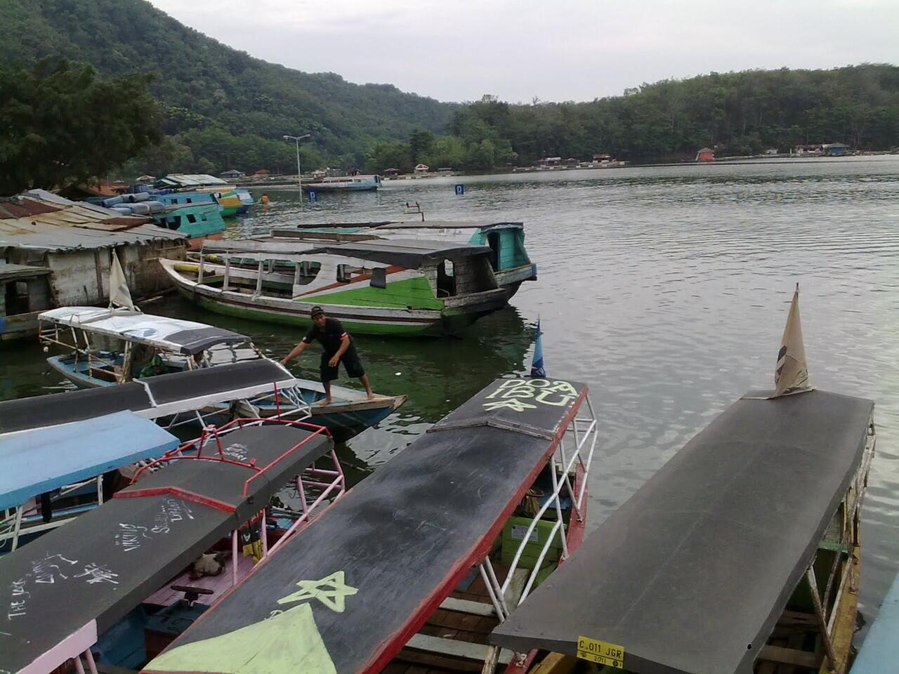 Yang sTreees silahkan masuk,,!! ini Ada Obatnya ko,, Di danau Cirata Cianjur :D