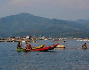 Yang sTreees silahkan masuk,,!! ini Ada Obatnya ko,, Di danau Cirata Cianjur :D