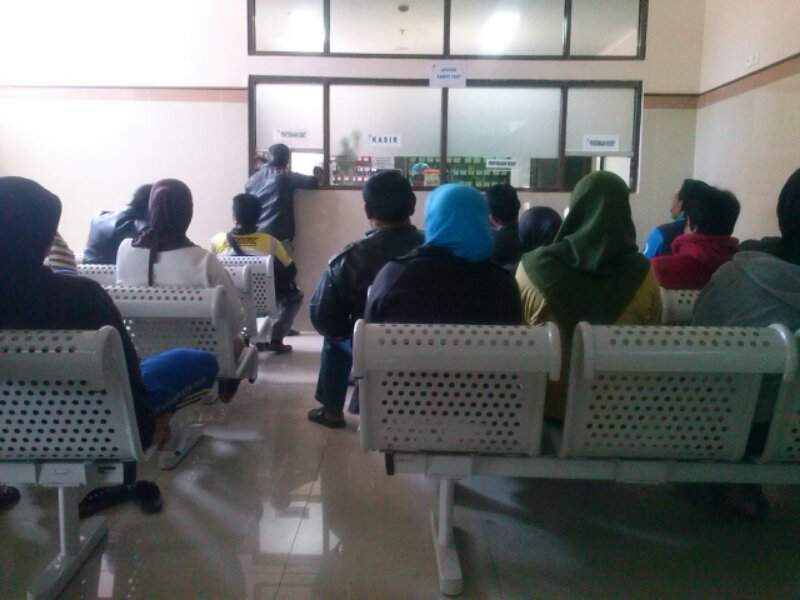 Acara nonton bareng yang membosankan!!