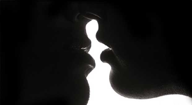 20 Jenis Ciuman yang musti agan ketahui CEKIDOT!!